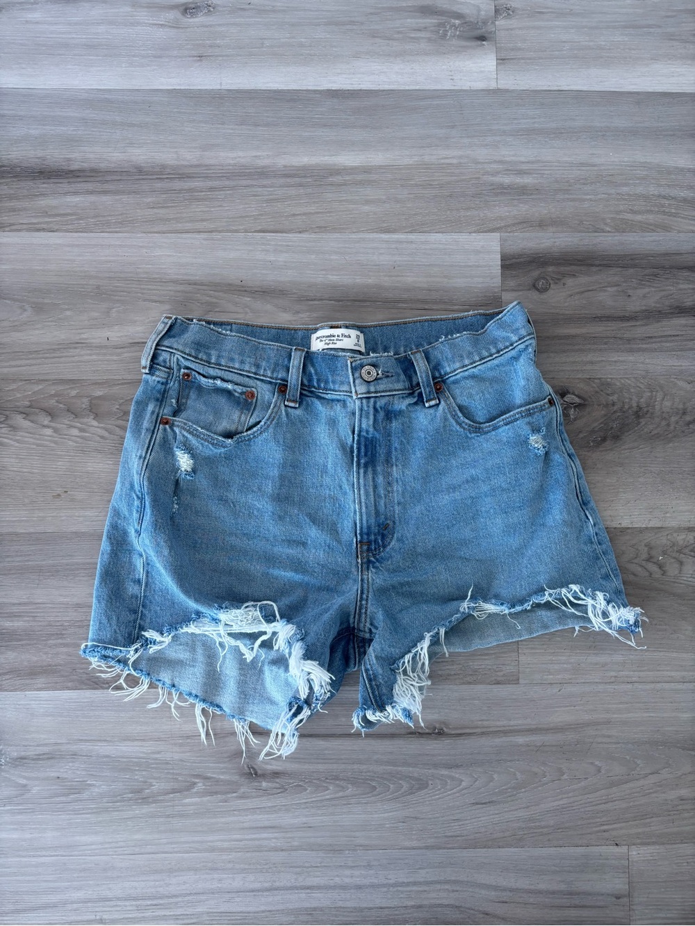 Abercrombie & Fitch 29/8 The 4" Mom ShortHigh-Rise Distressed Denim Shorts